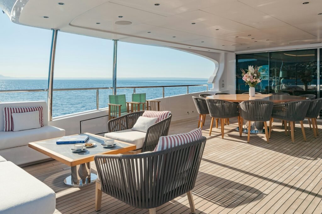 TRAMONTO bridge deck alfresco dining