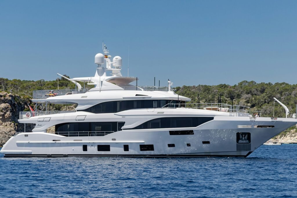 TRAMONTO for charter, profile view