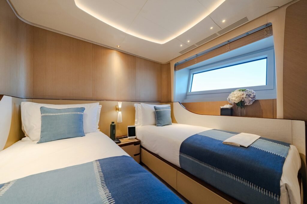 TRAMONTO twin cabin