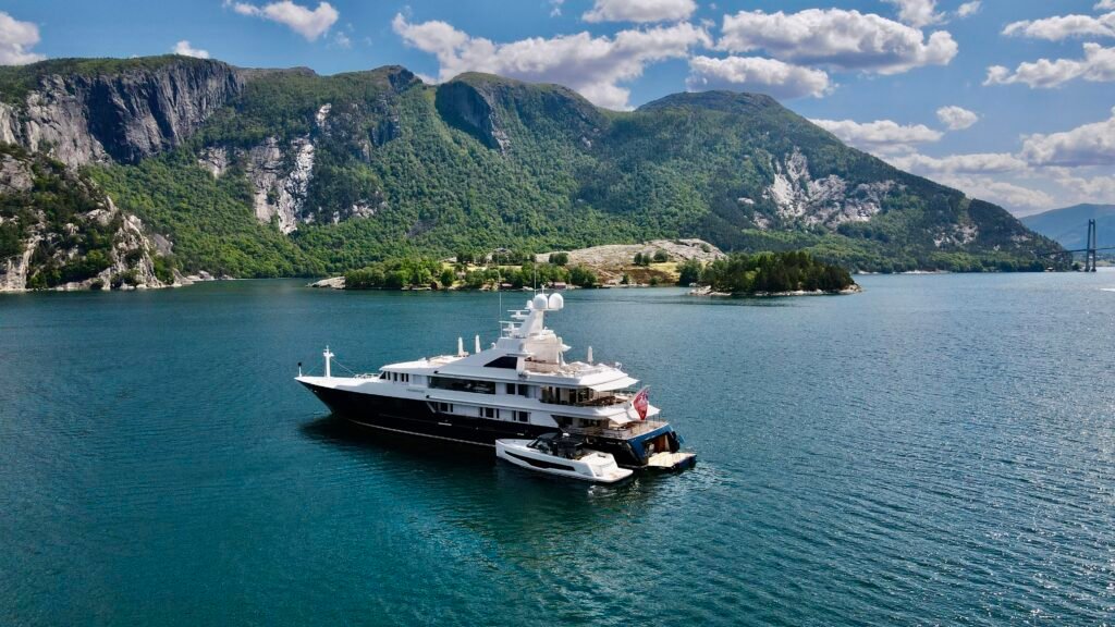 Treehouse Yacht for charter 1