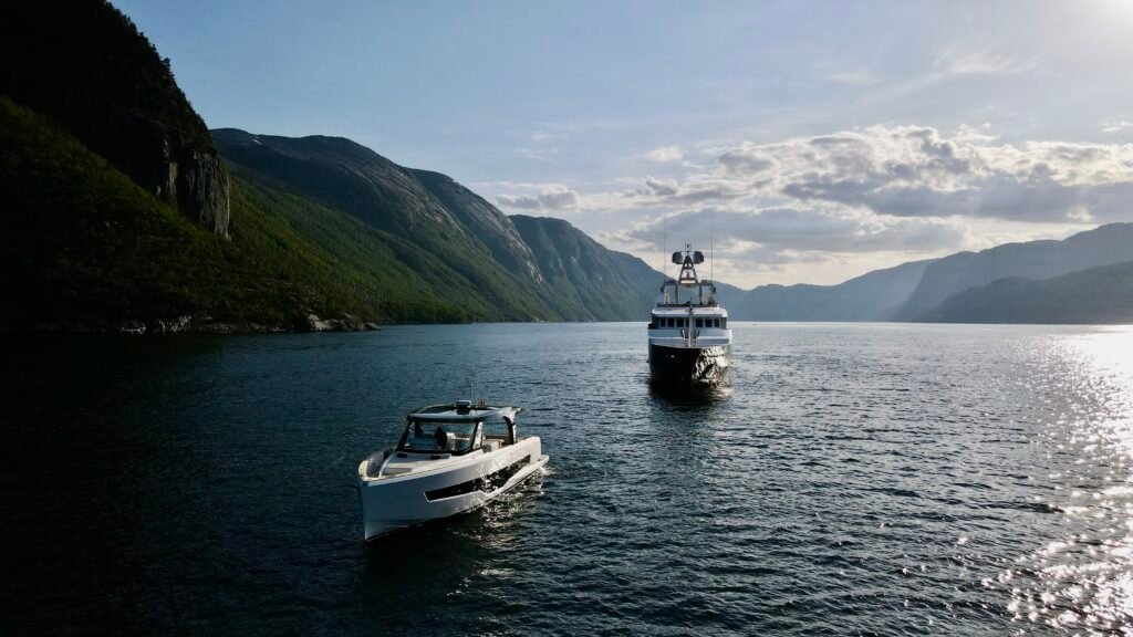 Treehouse Yacht for charter 7