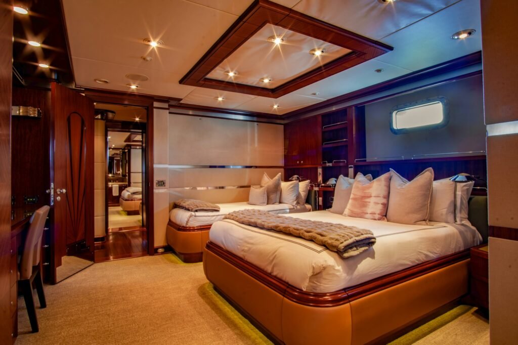 TRITON guest cabin