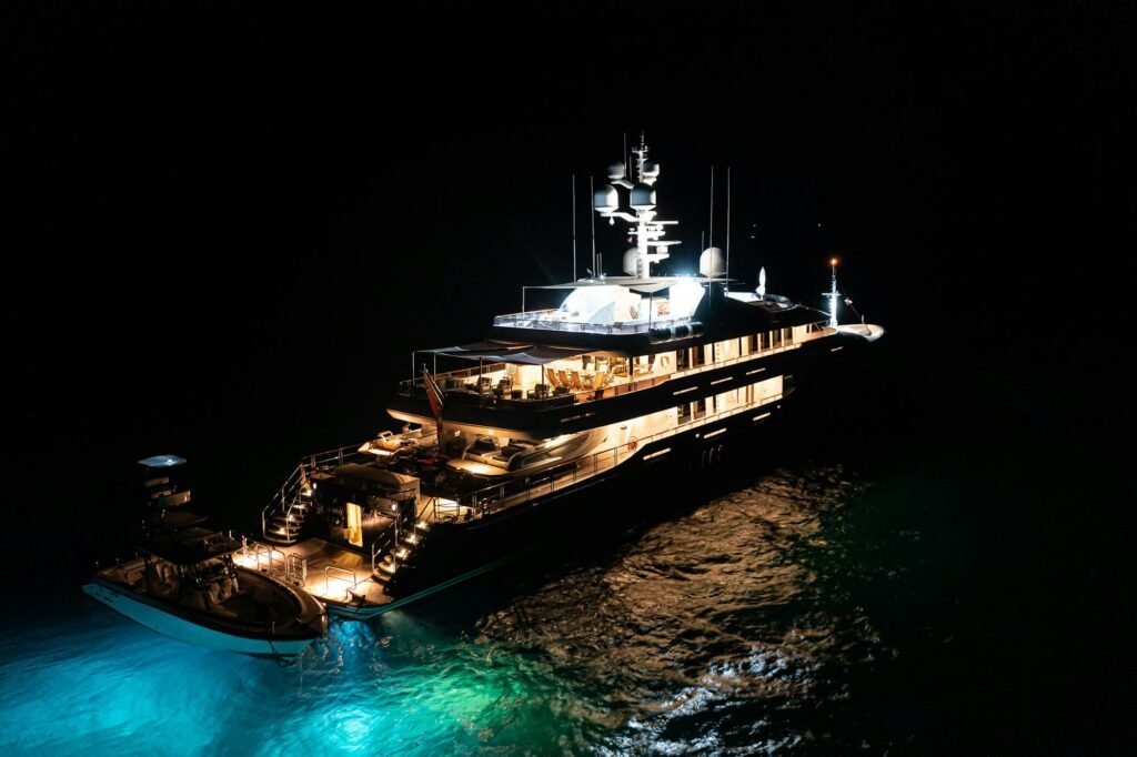 Trinity yacht charter ABC Islands exterior profile