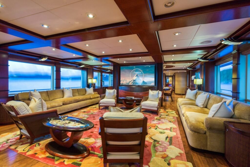 USHER main salon lounge