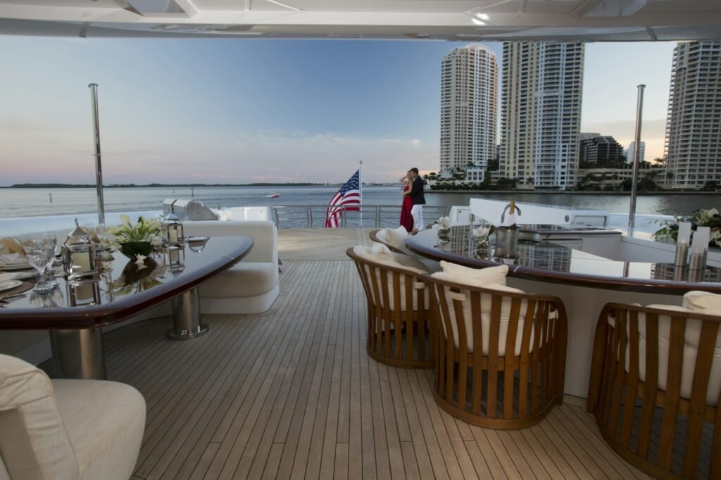 USHER bridge deck bar and dining