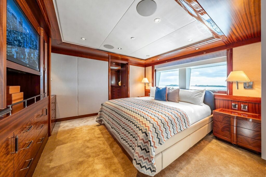 VALINOR VIP stateroom