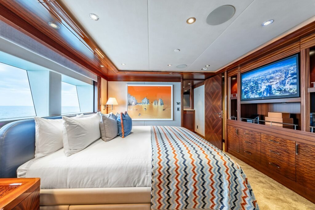 VALINOR guest stateroom