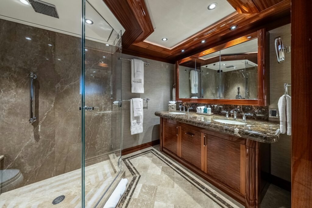 VALINOR en-suite bathroom