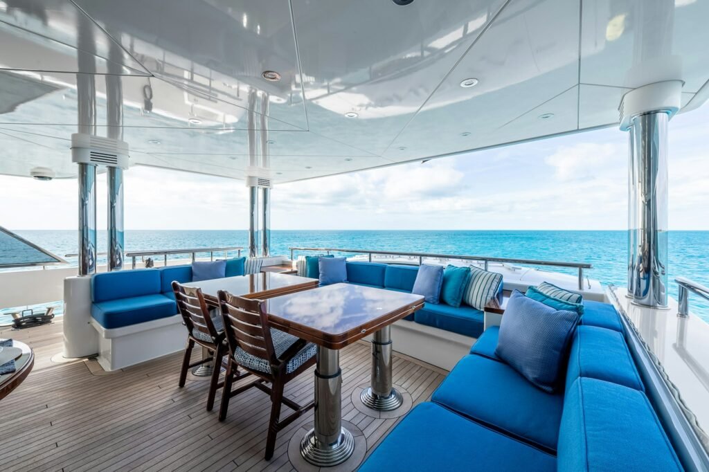 VALINOR main deck aft