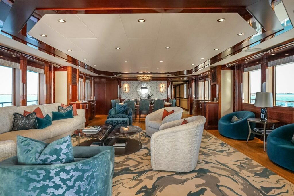 VALINOR main salon