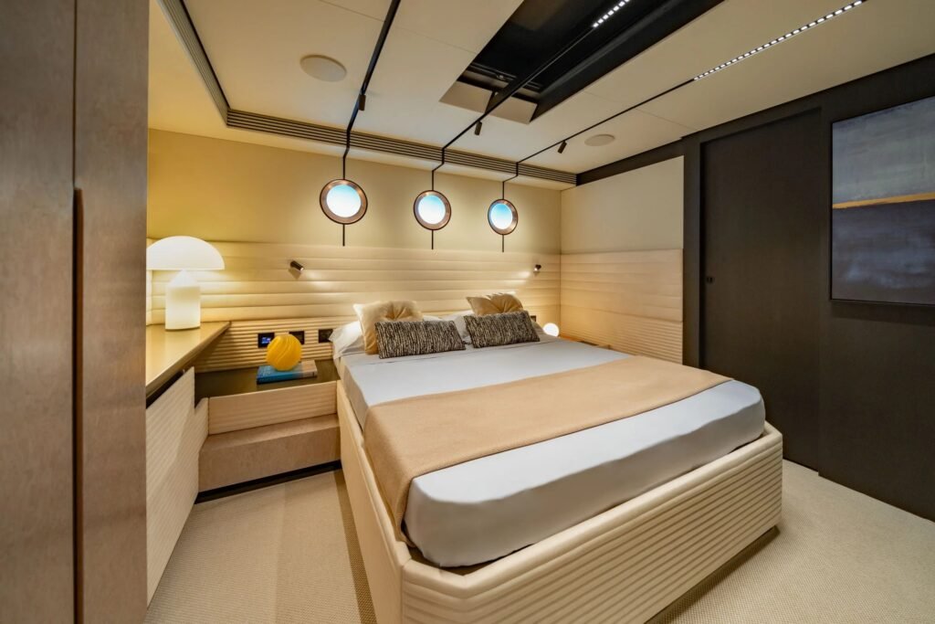 22 metre 3 cabin yacht around 3000000 euros for sale, interior and living space