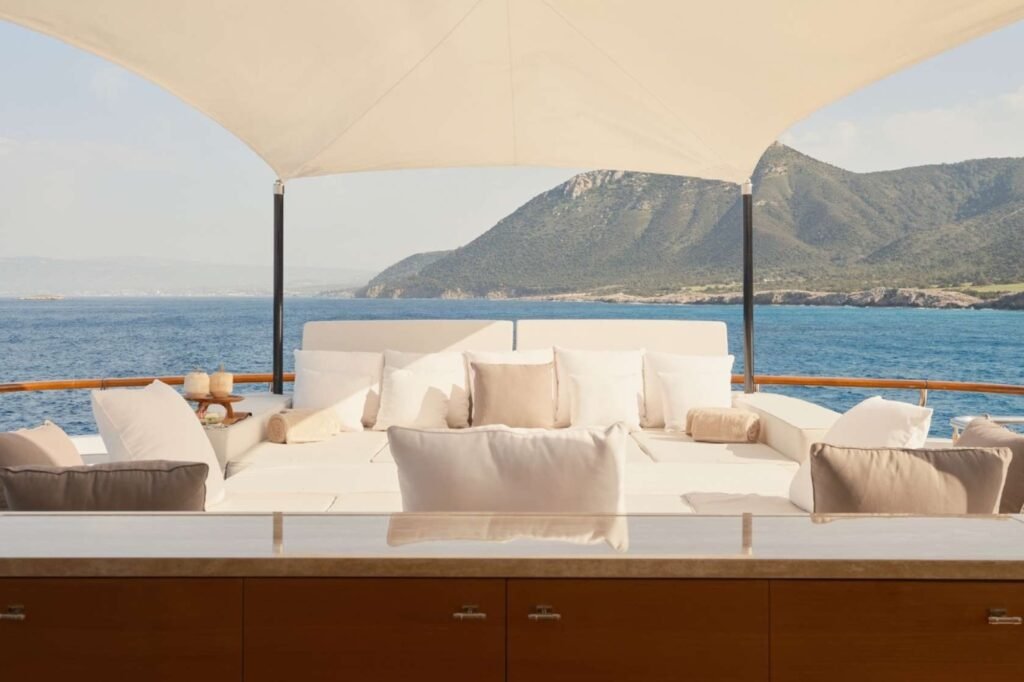 VASSA sundeck