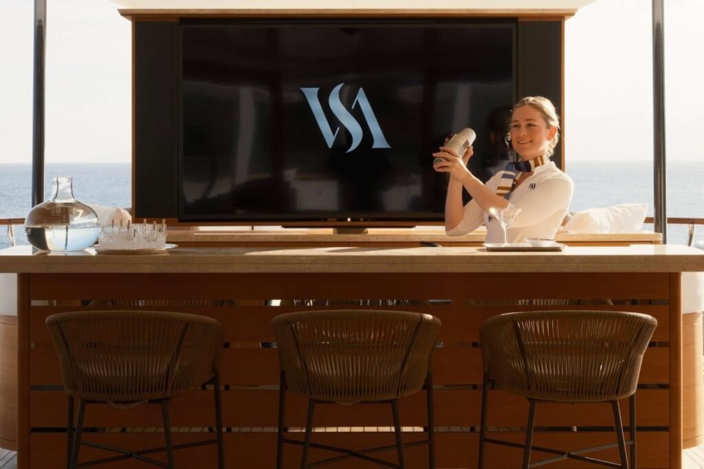VASSA master suite