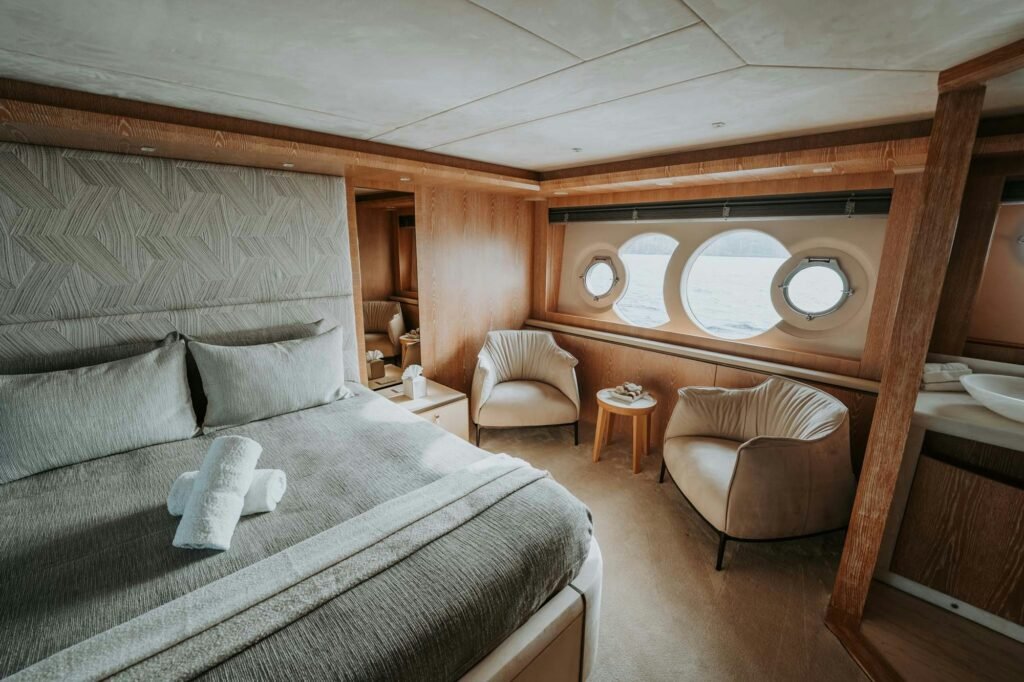 VENUS full-beam master suite