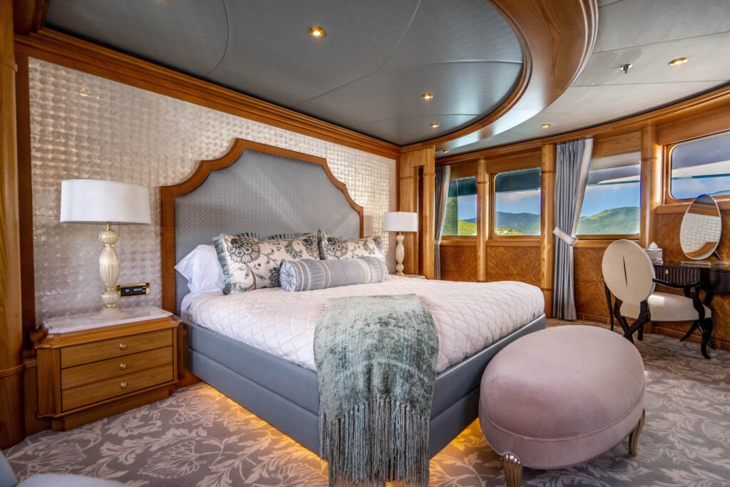 Vibrance Yacht for charter 7