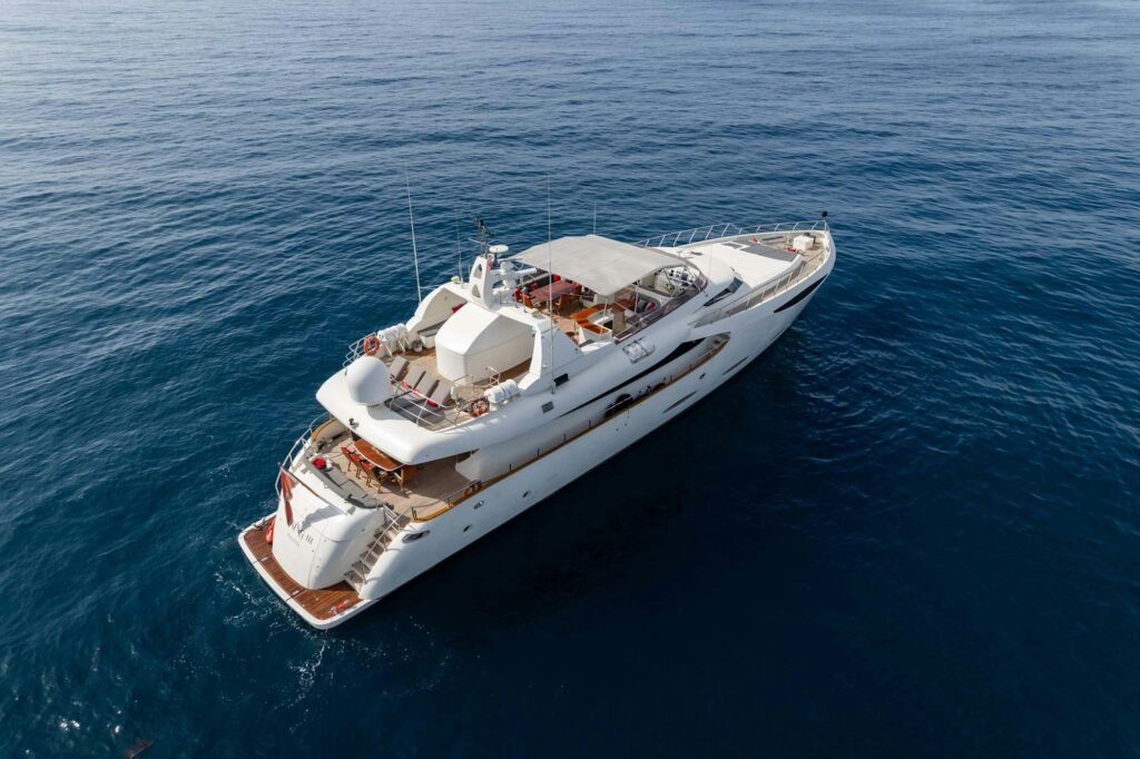 VIKING III beach club