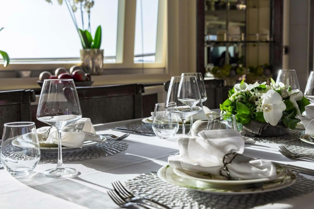 VIKING III formal dining