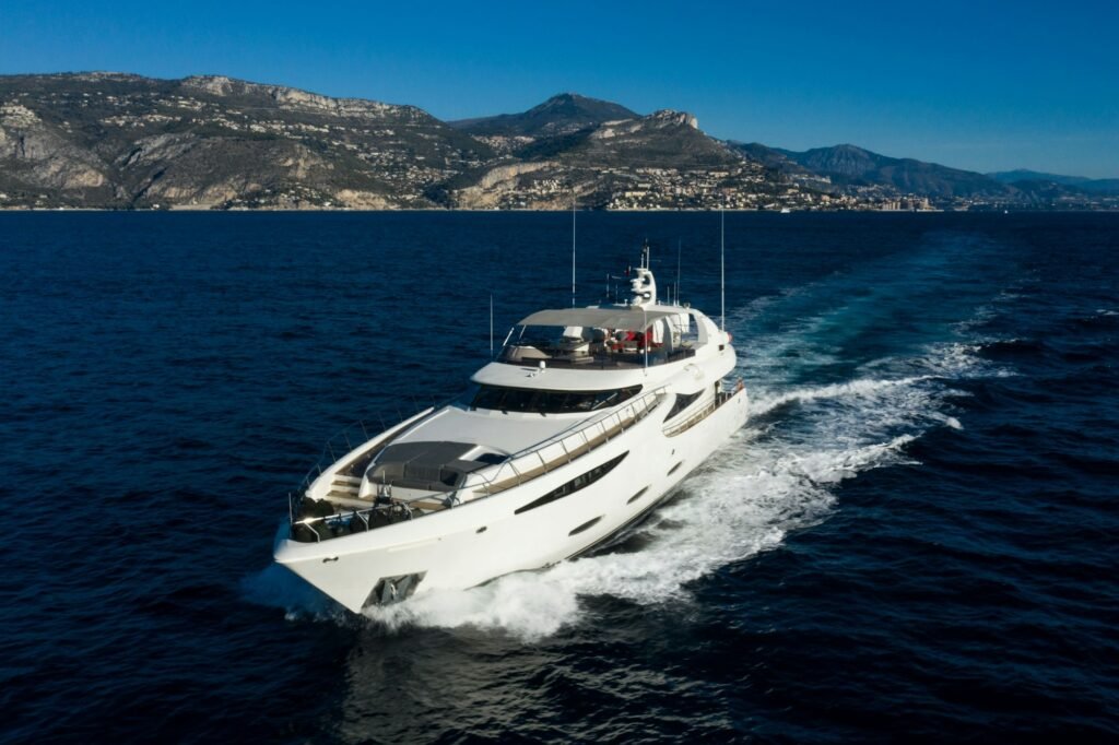VIKING III for charter, profile view