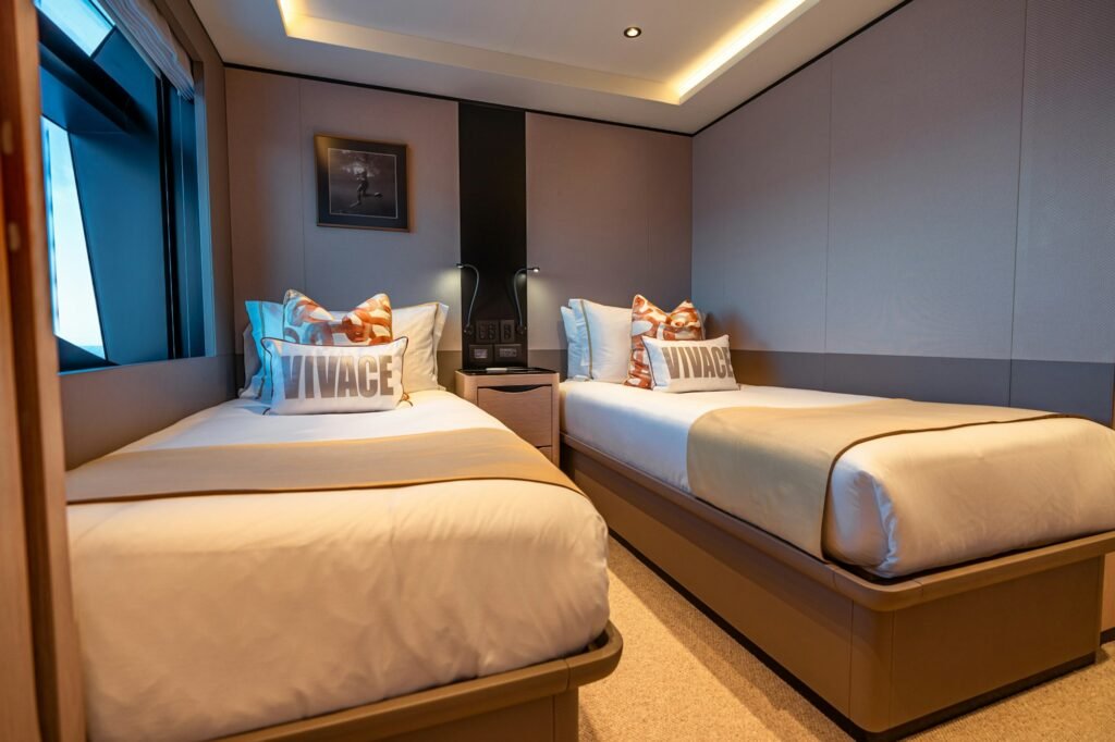 VIVACE twin cabin