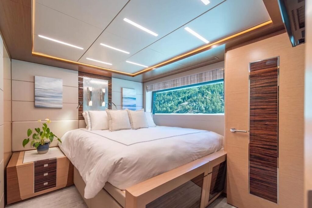 Voyager Yacht for charter 9