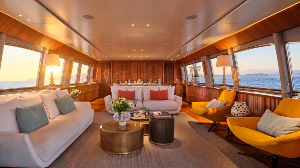 Whisper V charter yacht