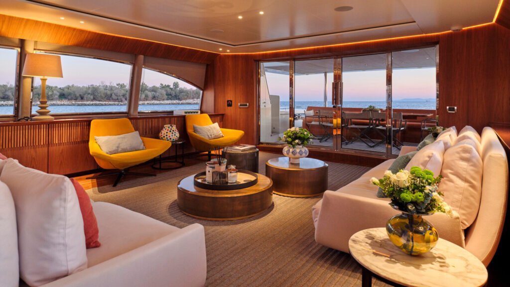 Whisper V charter yacht