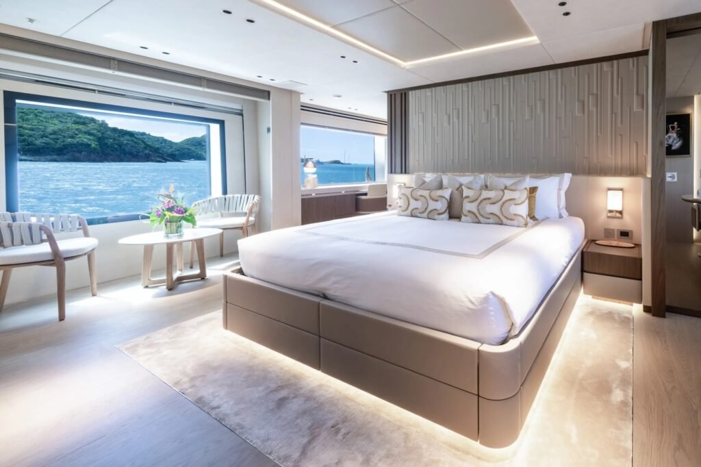WHITE STAR sun deck jacuzzi