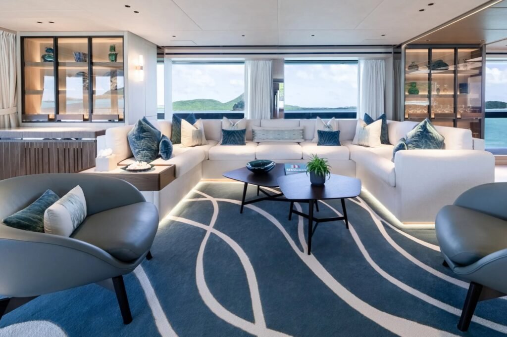 WHITE STAR beach club