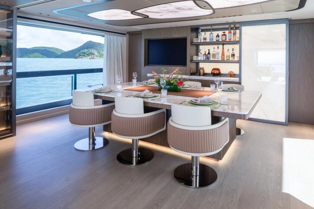 WHITE STAR foredeck pool