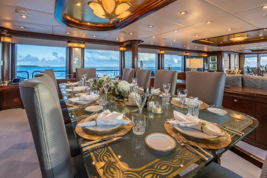 ZOOM ZOOM ZOOM formal dining