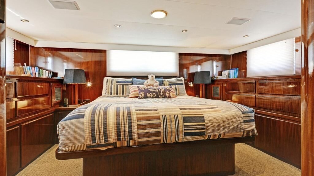NORTHERN LIGHT - Owner’s Suite