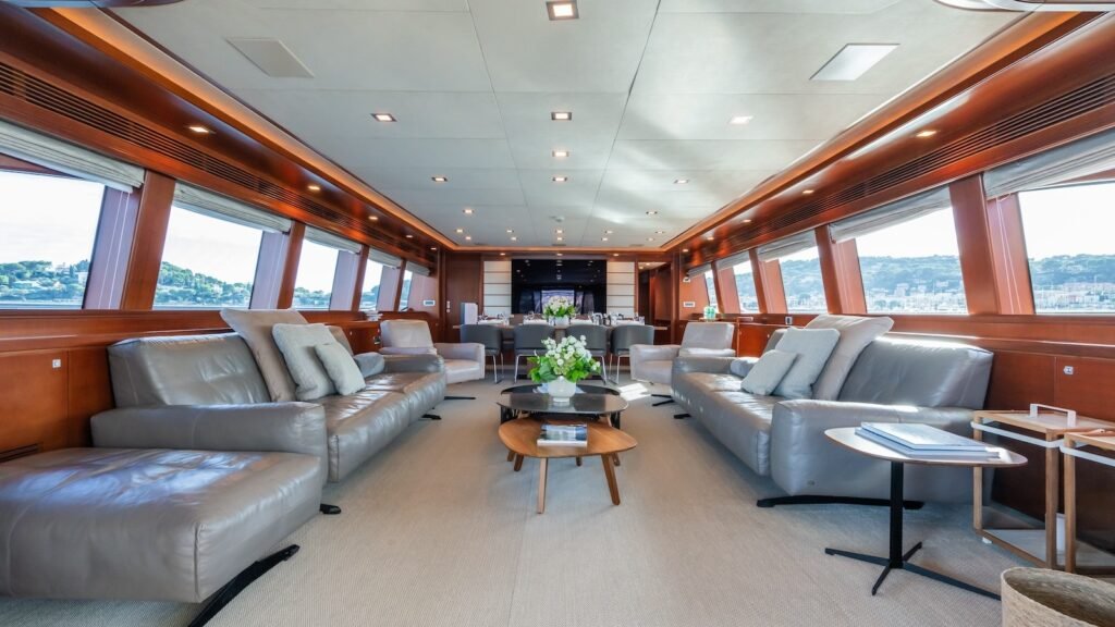 ROBUSTO - Custom Line 2009 luxury charter yacht, view 23