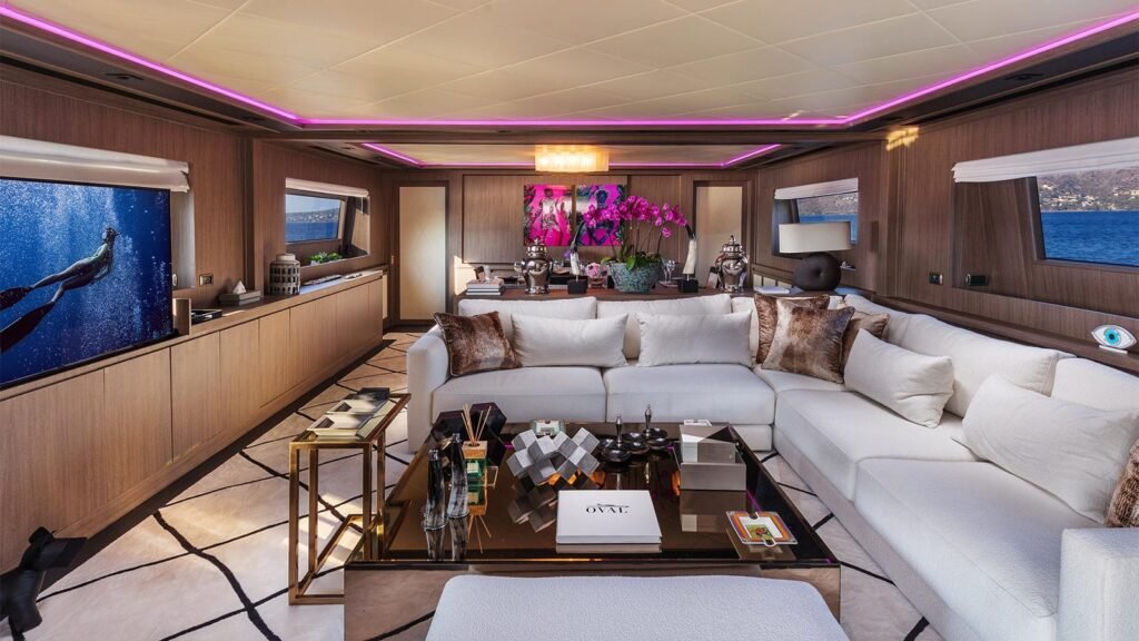 OVAL main saloon looking aft
