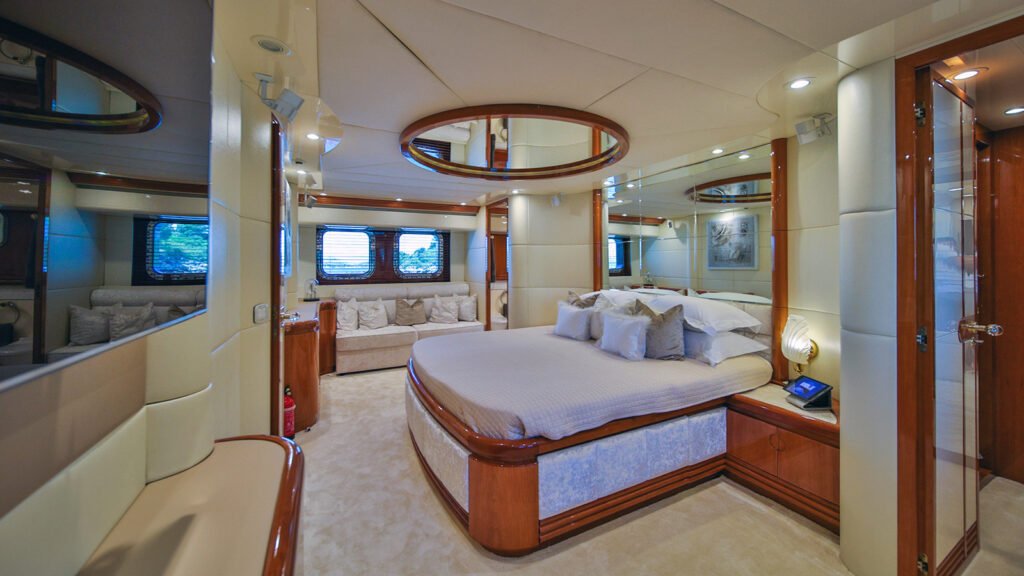 NOVELA guest double cabin