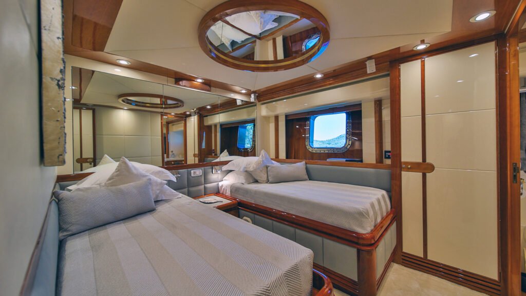 NOVELA twin guest cabin