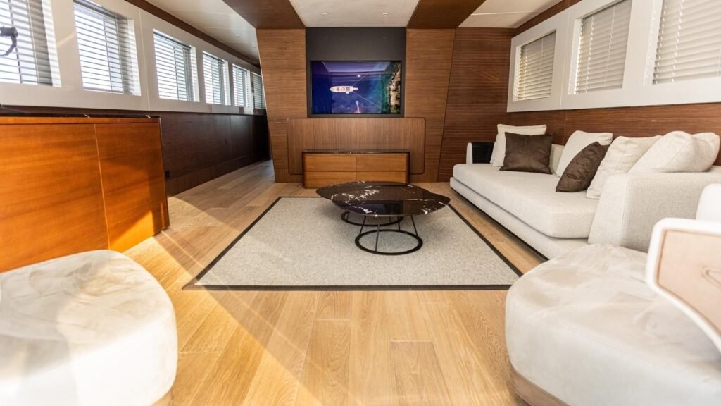 ZEEMAR sky lounge, forward end