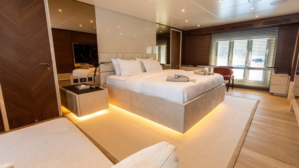 ZEEMAR full-beam master cabin on the main deck