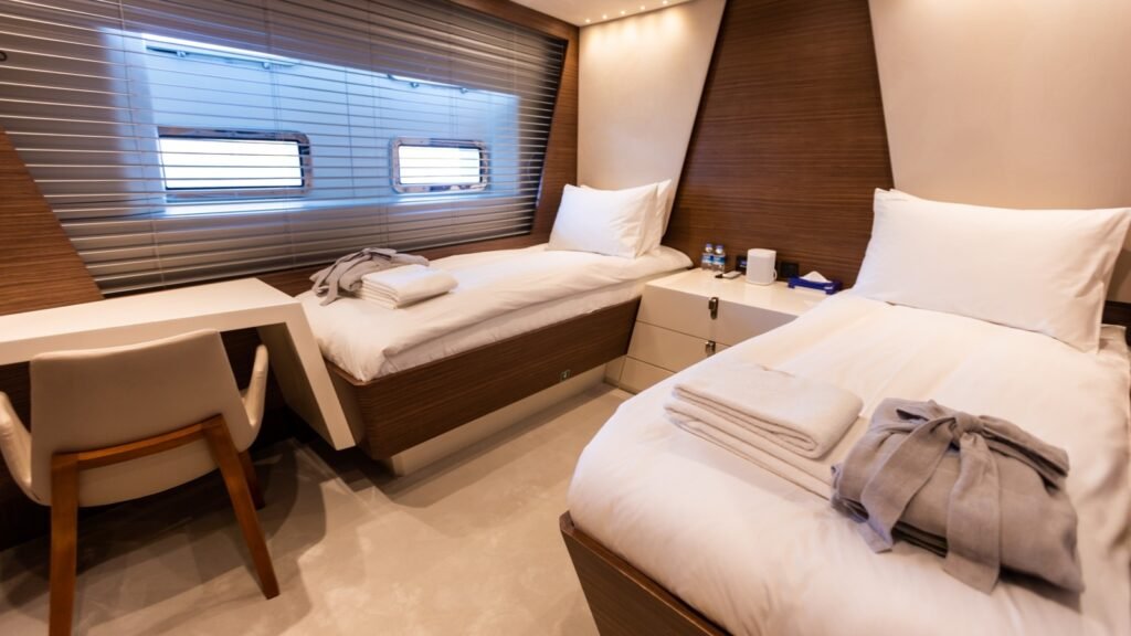 ZEEMAR twin guest cabin