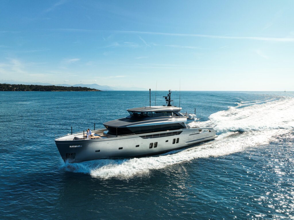 Charter yacht in Fiji, exterior profile