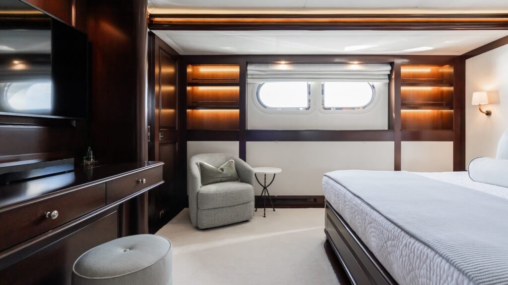 MAXIMILIAN MMIV - Sunrise Yachts 2009 luxury charter yacht, view 8