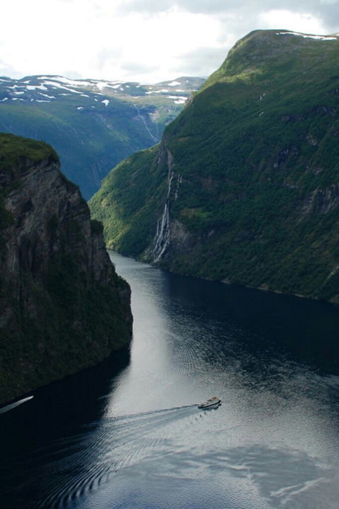Geiranger yacht charter cruising