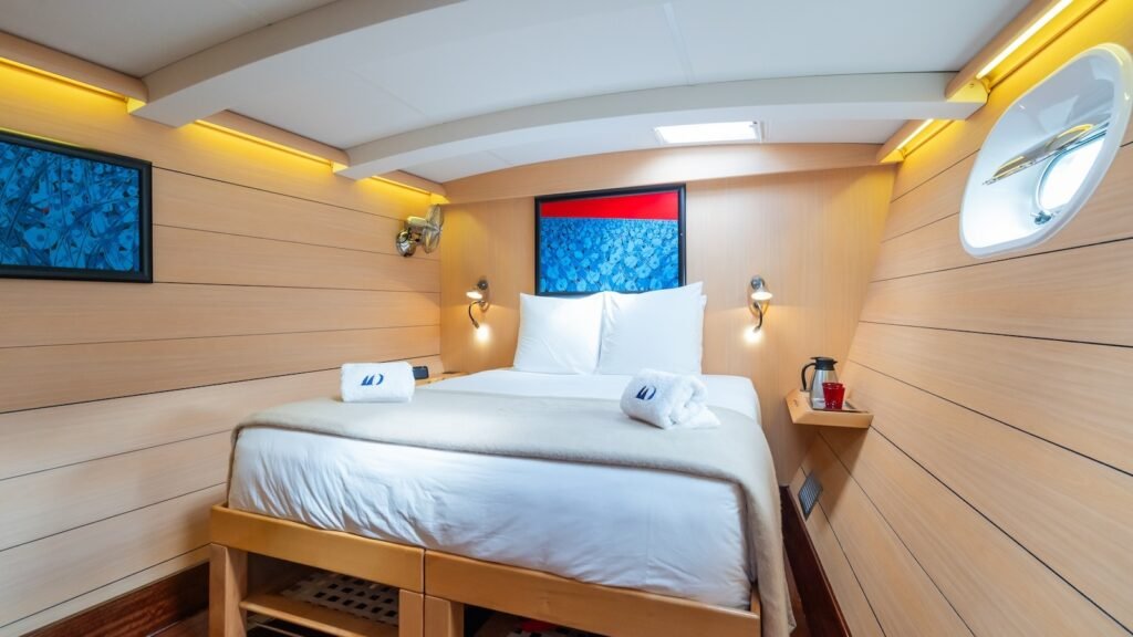 DOUCE FRANCE - Alumarine 1998 luxury charter yacht, view 40