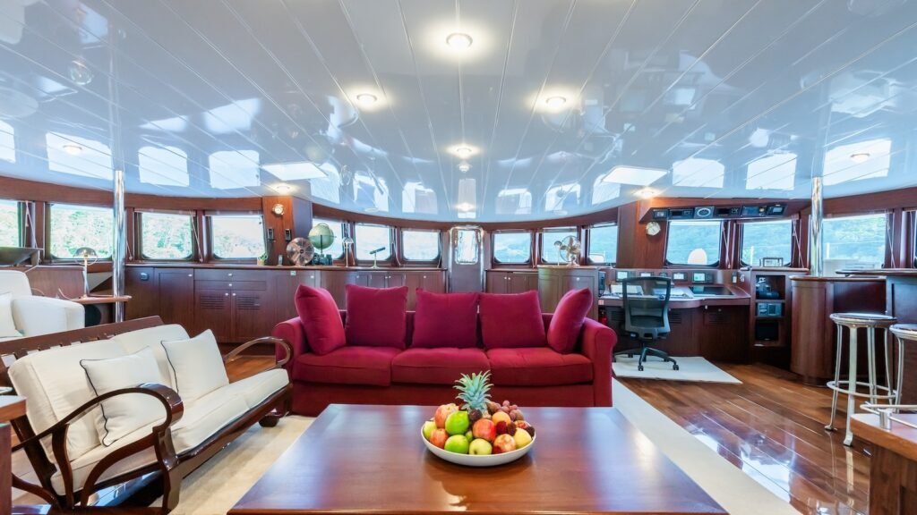 DOUCE FRANCE - Alumarine 1998 luxury charter yacht, view 36