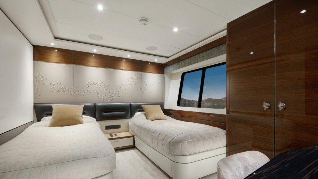 ANTHEYA III - Princess 2015 luxury charter yacht, view 6
