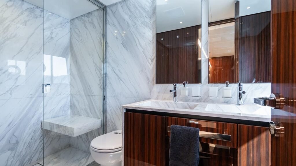 L’AS BLEU - Owner’s Ensuite