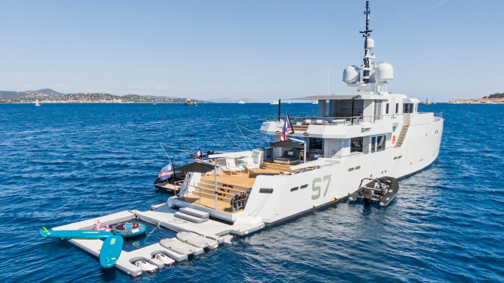 S7 - Tansu 2016 luxury charter yacht, view 9