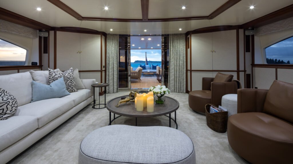 SERENO - Benetti 2002 luxury charter yacht, view 21