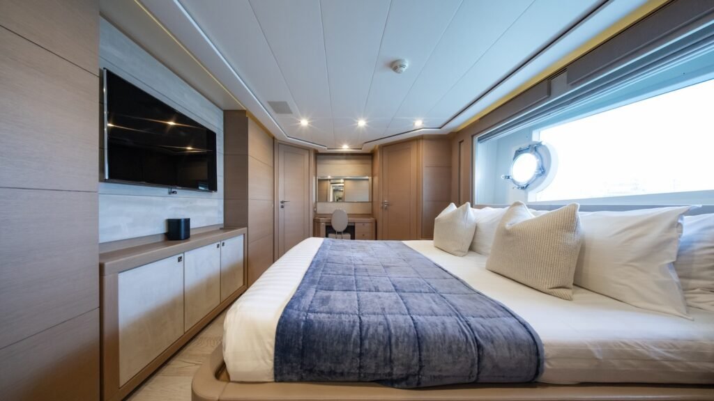THALYSSA - Custom Line 2012 luxury charter yacht, view 8
