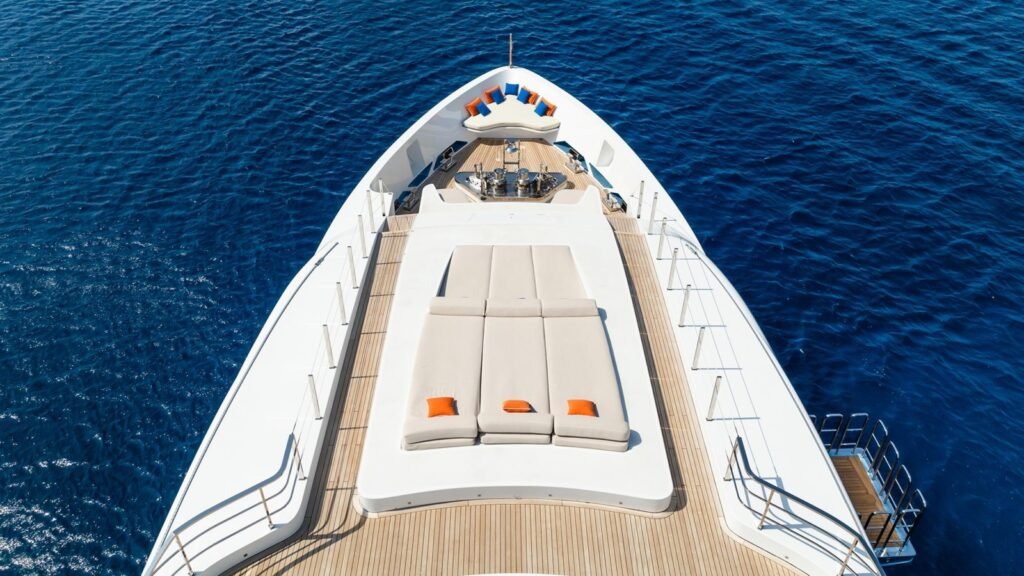 BLUE MOON - Admiral 2014 luxury charter yacht, view 5