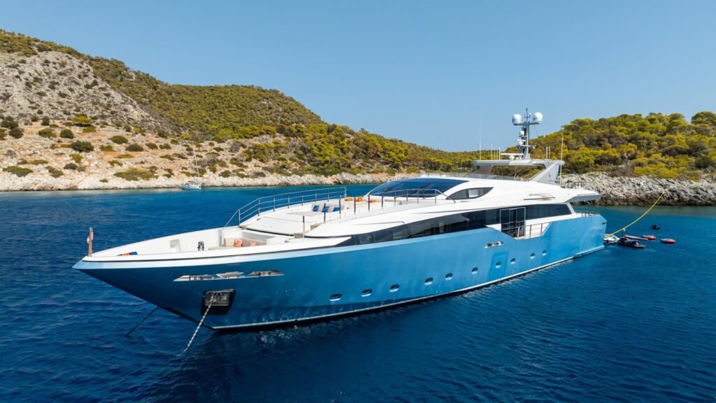 BLUE MOON - Admiral 2014 luxury charter yacht, view 3